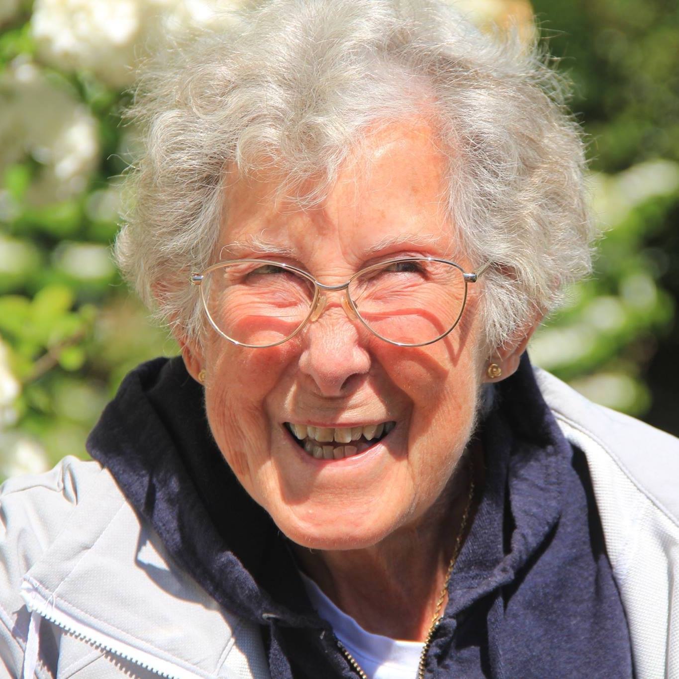 Tenía 90 años, le detectaron cancer y decidió dejar su tratamiento para viajar por el mundo