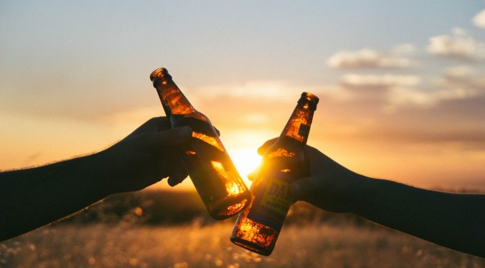 En Estados Unidos podrás viajar gratis si tomas alcohol