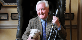 Multimillonario busca una esposa para viajar por el mundo