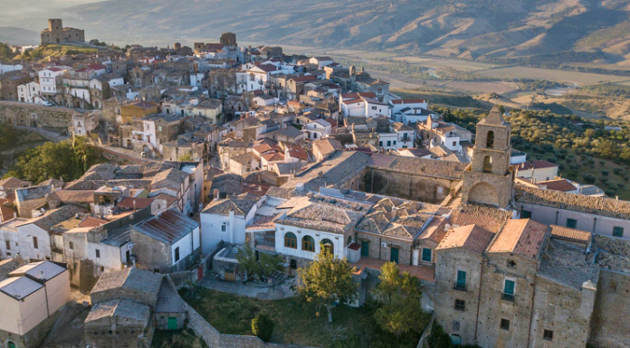 Airbnb busca 4 personas que quieran vivir en una pequeña ciudad italiana por 3 meses