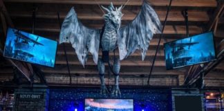 En este bar de Game of Thrones en Chicago puedes beber sentado en un trono de hierro