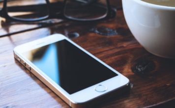 No estás paranoico: tu teléfono te escucha cuando está apagado y registra lo que hablas