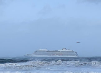 Al menos 10 personas resultaron heridas luego que crucero Viking sky fuera golpeado por enormes olas en Noruega