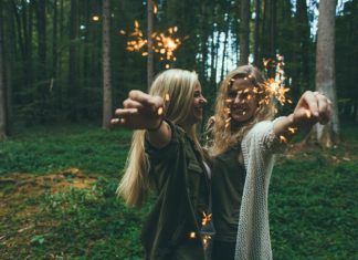 Según estudio, personas que viajan son las más felices del mundo