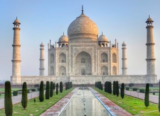 Sugieren derribar el Taj Mahal debido a que la contaminación lo arruinó demasiado