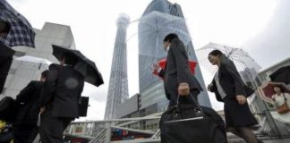 Japoneses indignados por 10 días de vacaciones. indican deberían ser menos.