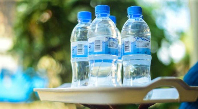 San Francisco se convierte en la primera ciudad en prohibir la venta de botellas de plástico