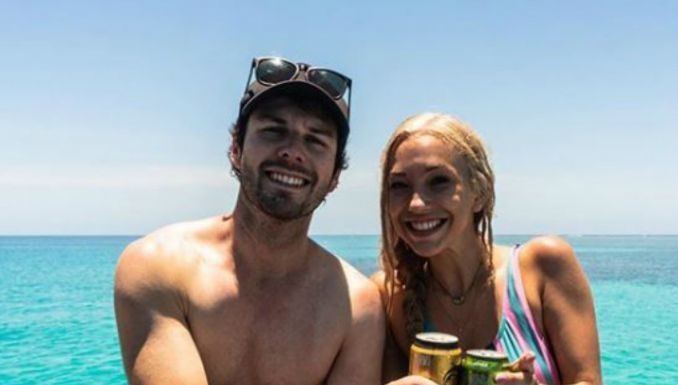 Ella se fue de viaje con un desconocido, dejó a su novio y conoció a su verdadero amor