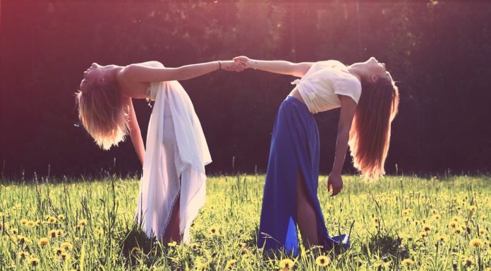 No toda hermana es de sangre, algunas son de corazón: 7 señales de que encontraste la tuya