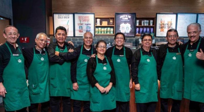 Abren el primer Starbucks de México atendido por abuelos