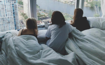 Amigas compran la mansión de sus sueños para vivir juntas