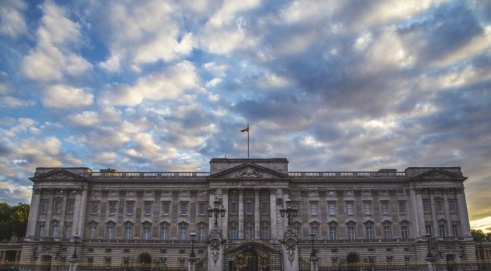 El Palacio de Buckingham está contratando un chef residente, y el salario podría sorprenderlo