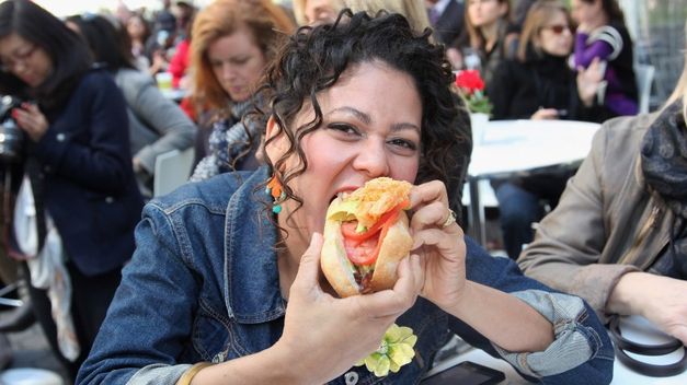 Según estudio: Las mujeres aceptan citas solo para comer gratis