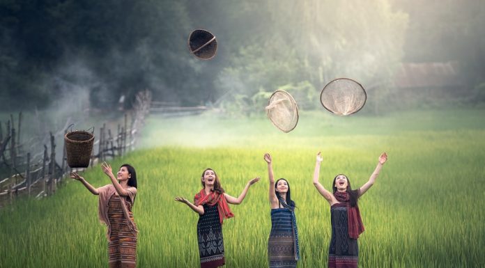 Mientras más feliz eres, menos te metes en la vida de los demás