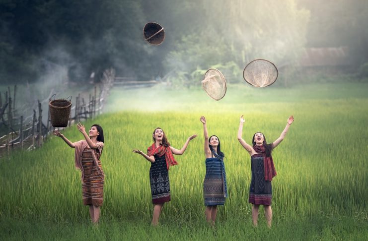 Mientras más feliz eres, menos te metes en la vida de los demás