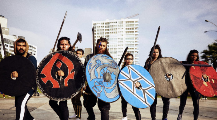 Conoce a los chicos que practican batallas medievales en Lima