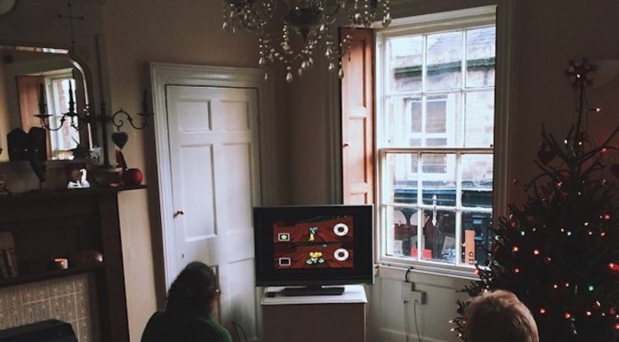 Durante 18 años, esta pareja ha estado peleando a diario en Mario Kart 64 para definir a quién le toca preparar el té.