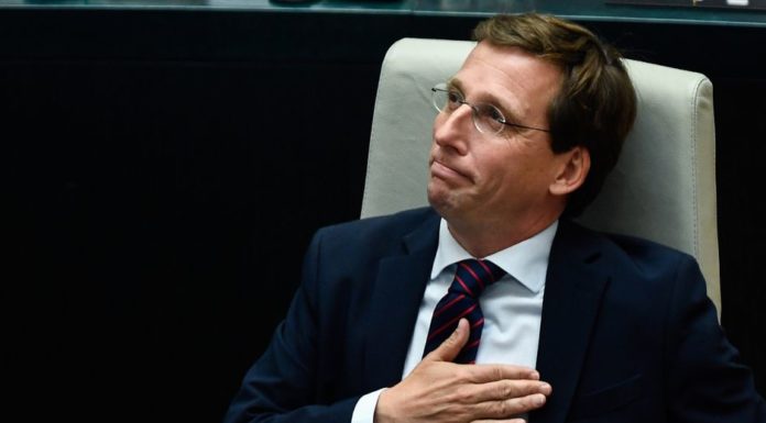 Alcalde de Madrid dijo que preferiría donar dinero a Notre Dame antes que salvar al Amazonas | VIDEO