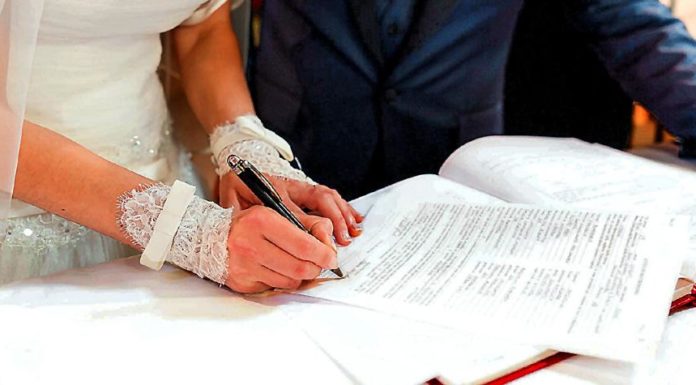 Personas que se casen tendrían cinco días de descanso remunerado