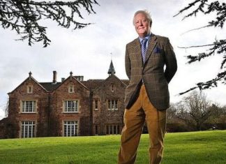 Anciano millonario busca esposa cubana que le enseñe a bailar.