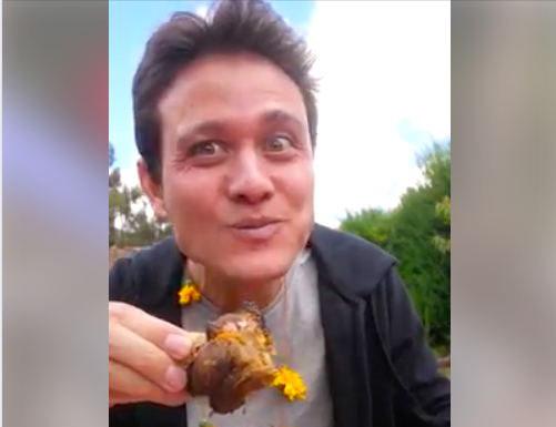 Mira la emoción de un turista al ver la preparación de la Pachamanca