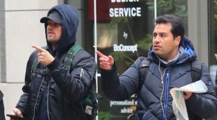 Leonardo DiCaprio intenta ayudar a turista confundido en las calles de New York