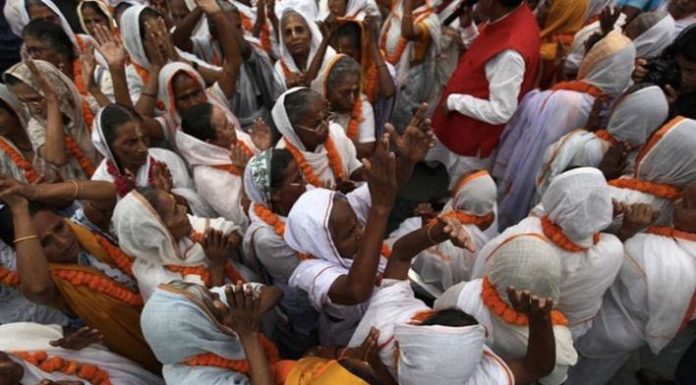 India confina a sus 1.300 millones de habitantes por el coronavirus