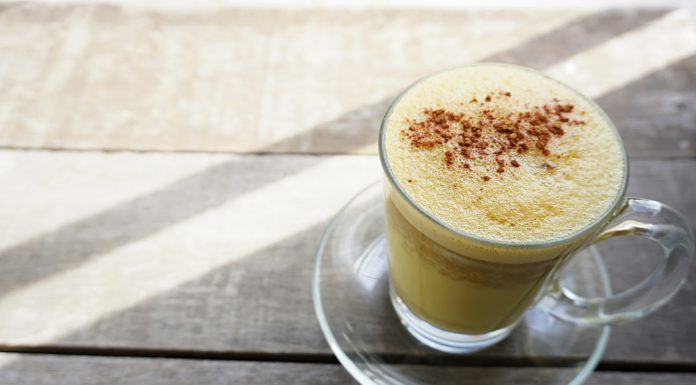 Té de cúrcuma y jengibre para fortalecer el sistema inmunológico