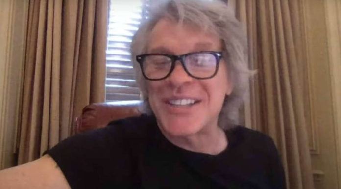 Jon Bon Jovi se convierte en profesor de música para niños desde su casa