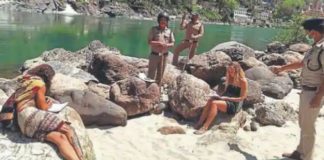 India: obligan a turistas a escribir “lo siento” 500 veces por violar cuarentena