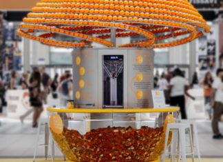 Este exprimidor de naranja imprime vasos en 3D hechos con cáscaras sobrantes