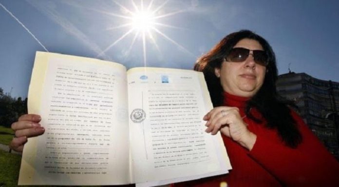 Mujer afirma ser la dueña del sol y quiere cobrar por su uso