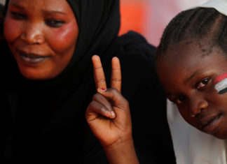 Sudán prohíbe la mutilación genital femenina y activistas celebran una «nueva era» para las niñas del país