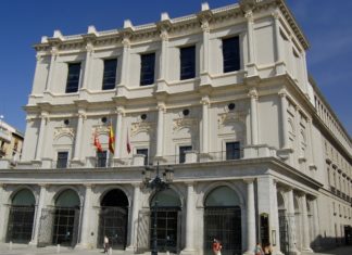 Los profesionales sanitarios podrán ir gratis al teatro a partir de septiembre