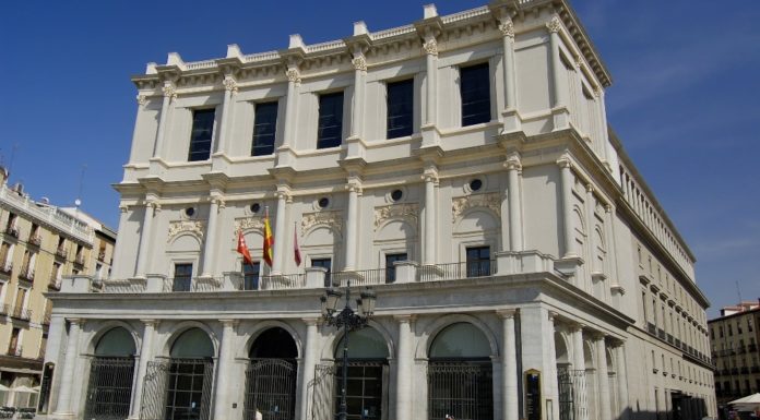 Los profesionales sanitarios podrán ir gratis al teatro a partir de septiembre