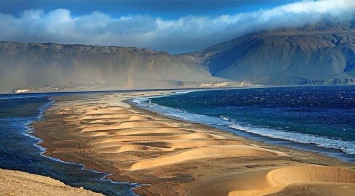 Conoce la hermosa playa de Punta Lomitas en Ica-Perú