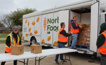 Creó una despensa movil para alimentar a personas necesitadas